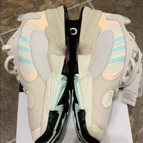 NWT Adidas Yung 1 Off white mint size 9US Mens - Picture 5 of 5